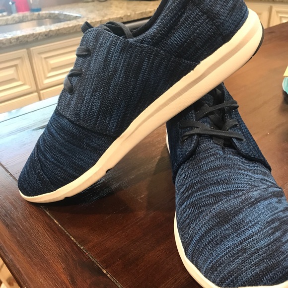 toms tennis shoes womens